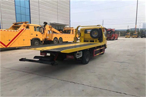 和田非事故拖车