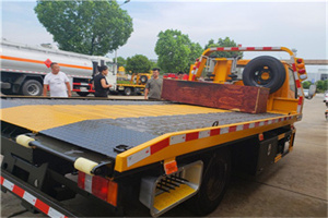 和田附近拖车电话号码服务